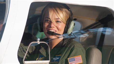 Diretor Se Desculpa Por Escalar Emma Stone Como Personagem De Origem Asiática No Filme Sob O