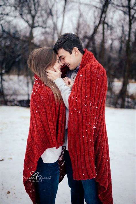 24 Winter Engagement Photos To Warm Your Heart Wedding Forward