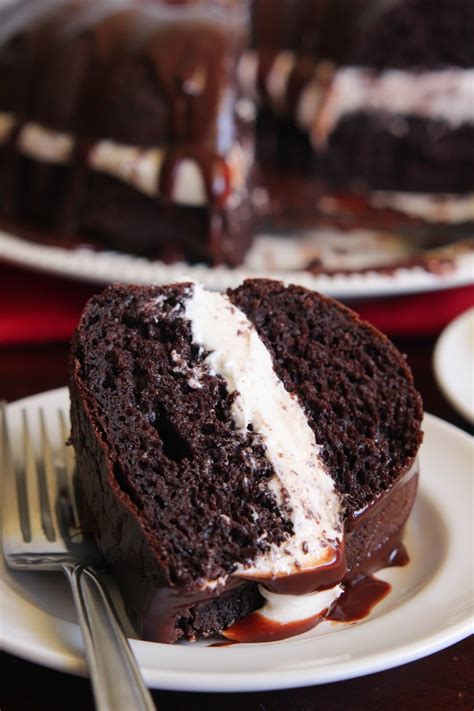 While we love the classic pumpkin pie, there are a ton of christmas cake recipes: Eat Cake For Dinner: Chocolate Whoopie Pie Cake