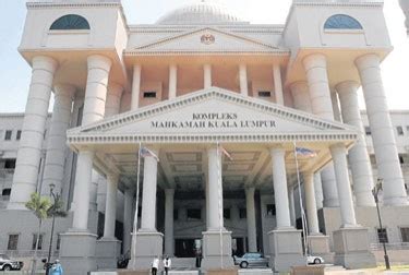 Mendengar dan menentukan perkara sivil dan jenayah menentukan kesahihan undangundang yang dibuat oleh badan perundangan dan badan pelaksana mentafsir perlembagaan. Bab 2 : Pengasingan Kuasa (Legislatif, Eksekutif dan ...