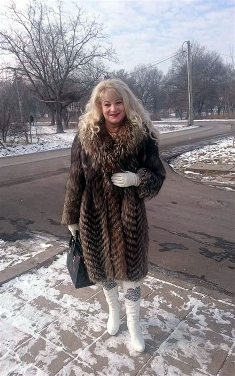 Pin By Мех Bампир On Fur Pins Real Ladies No Model 31 Fur Coat Fur Sexy Older Women