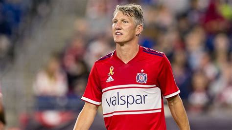 Born 1 august 1984) is a german former professional footballer who usually played as a central midfielder. So viel verdient Bastian Schweinsteiger in den USA