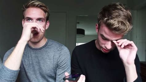 Video Twin Brothers Come Out To Their Dad In Emotional Video Abc