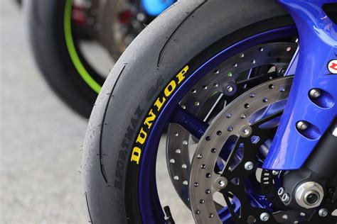 Since we were riding exclusively on track, dunlop lowered tire air pressures from the oe setting (36 psi front/42 psi rear) to 32 psi in considering the tire's stiffer construction, both steering precision and stability is at lofty level. Dunlop Sportmax Q4 Tire Review | 14 Fast Facts