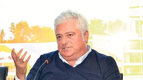 Kazada hayatını kaybeden mina başaran'ın nişanlısı murat gezer, tabutun başından bir an olsun ayrılmazken, genç kızın babası hüseyin başaran gözyaşlarına boğuldu. Başaran Holding | Mina Başaran Kimdir Babası Hüseyin ...