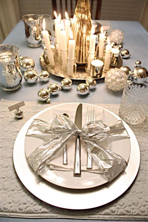 A printed table runner with christmas lyrics is a great way to show off this holiday season. Picture Of Beautiful Christmas Wedding Table Setting Ideas