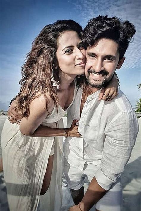 Ravi Dubey And Sargun Mehta Ring In Their 7th Wedding Anniversary The