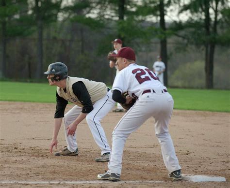 Koubeck Leads Barlow Baseball Over Bethel