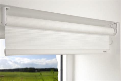 Innen liegende elektrische rollos sind eine intelligente lösung, um nicht alle fenster per hand verdecken oder aufziehen zu müssen. Innenrollo elektrisch nachrüsten - so klappts unkompliziert: