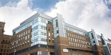 Covid 19 Outbreak At Sunnybrook Hospital Has Shut Down One Of Its Units