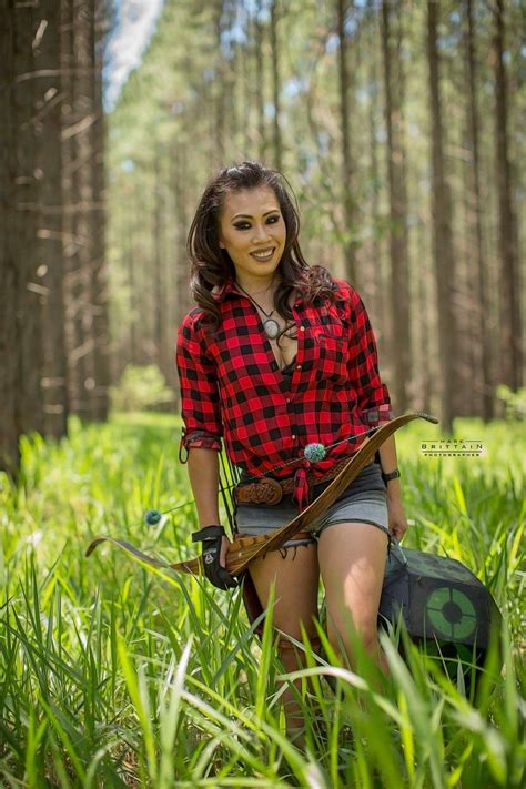 Pin By Dave Mortensen On Archery Archery Girl Bow Hunting Girl Bow Hunting Women