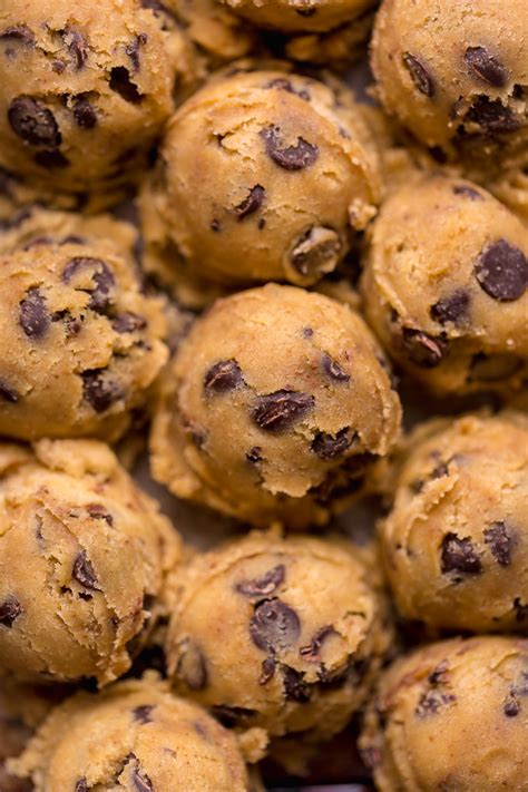 The shortbread is very delicate, crumbly, and full of butter 12 photos of real deal irish shortbread cookies. Baileys Irish Cream Chocolate Chip Cookies - Baker by Nature