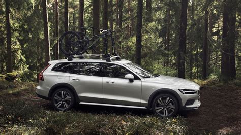 2020 volvo v60 cross country is as butch as it is beautiful. 2020 Volvo V60 Cross Country Makes First Appearance ...
