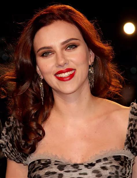 20 Beautiful Scarlett Johansson Hairstyles You Need To Check Out Top