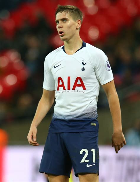 Join the discussion or compare with others! famousmales > Juan Foyth - Tottenham Hotspur