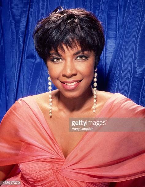 Natalie Cole Photos And Premium High Res Pictures Getty Images