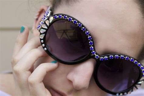 dazzle and bling 15 cool crafts for rhinestone addicts diy sunglasses beaded sunglasses