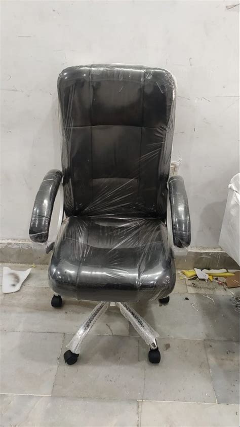 Leatherette High Back Executive Boss Chair Size 62 X 52 X 110