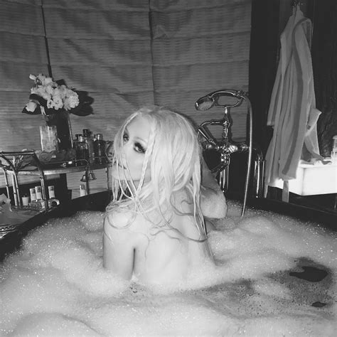 Christina Aguilera Naked 3 Photos Thefappening