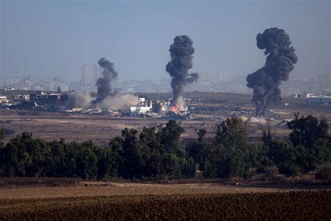 Airstrike Near Un School Kills 10 As Israel Shifts Troops In Gaza