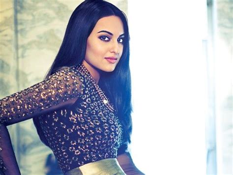 Sonakshi Sinha Turns 28 Today Send Your Wishes For Your Favourite Bollywood Actress Click To