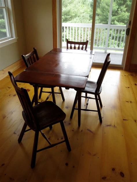 Before the cushman colonial creations line, they produced mission style pieces. Cushman Colonial Creations Maple Dining Table w/ 2 by OldGoodShop, $350.00 | Maple dining table ...
