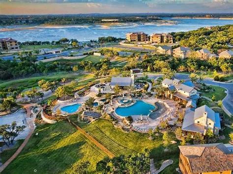 Luxury lake travis vacation rentals at the hollows resort on lake travis. The Hollows ~ Villa no Lago Travis em Austin, Texas ...