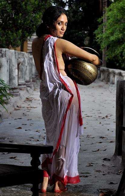 Zeenat Aman Bappaditya S Next Is On Women In Wet Saris Bengali Movie