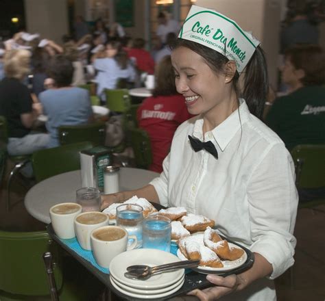 Waitress Wiktionary