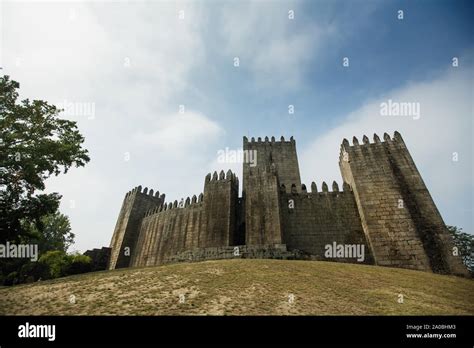 Castelo De Guimaraes Hi Res Stock Photography And Images Alamy