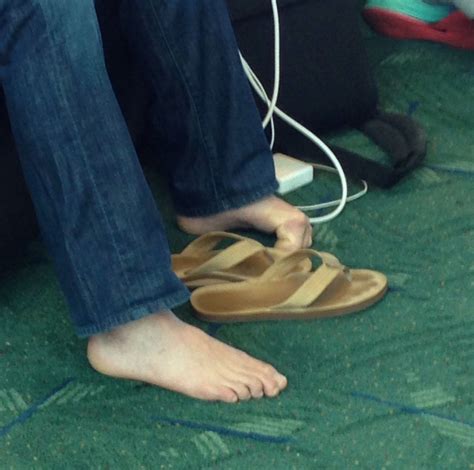 Pin By Fred Flinstone On Candids Mens Flip Flop Male Feet Barefoot