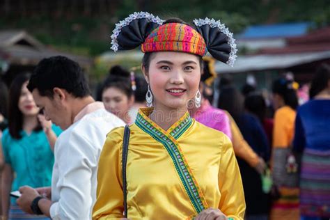 Mulher Bonita De Shan Ou Tai Yai Grupo étnico Que Vive Em Partes De Mianmar E Da Tailândia Em