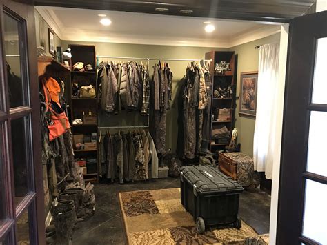 Hunting Room Organization Basementmancaveideassports Hunting Room