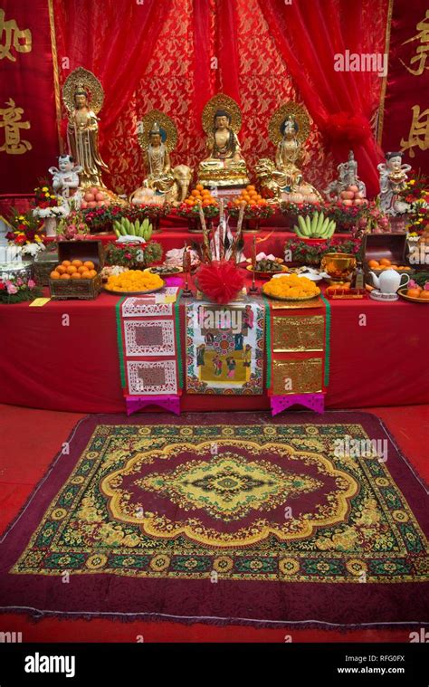 Chinese Ancestor Worship Hi Res Stock Photography And Images Alamy