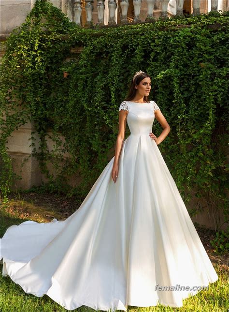 It's the latest in a long list of tacky wedding photo trends from 2017. Simple Wedding Dresses 2017 Trends and Ideas https://femaline.com/2017/02/11/simple-wedding ...