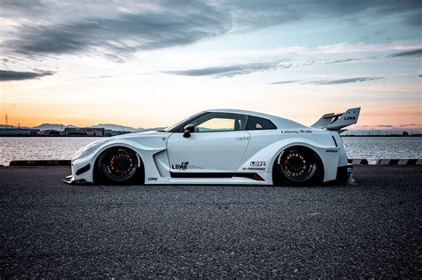 Liberty Walk Lb Silhouette Works Gt 35gt Rr Ver2 Rear Wing For R35