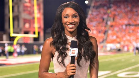 Busy Maria Taylor Inks New Multi Year Deal To Remain At Espn Orlando