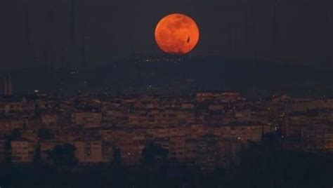 Kanlı Ay Tutulması ne zaman saat kaçta Kanlı Ay Tutulması gerçekleşti