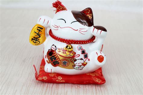 Lucky Cat Maneki Neko Beckoning Traditional Japanese Ceramic Etsy