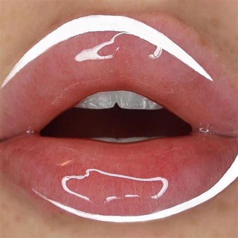 glossy lips goals para tener unos labios perfectos recuerda mantenerlos hidratados exfoliarlos