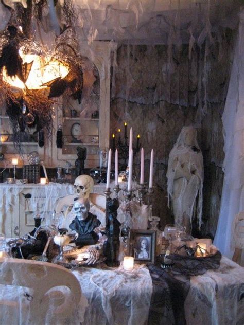 30 Indoor Halloween Decorating Ideas