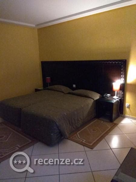 Hotel tafilalet & spa is located at 4, angle abdelmoulen mouahidi ouakaat zellaka, 0.8 miles from the center of meknes. Hotel Tafilalet - nocleh v Meknesu - Recenze hotelu Hotel ...