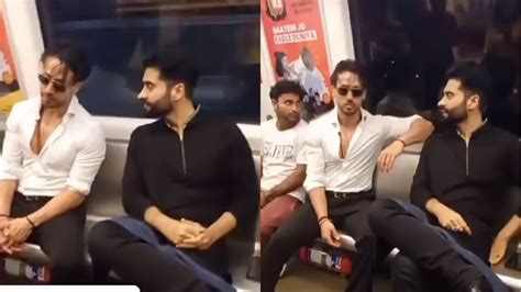 Ganapath Star Tiger Shroff Travels In Metro In Viral Video Actor S Mom