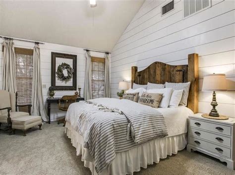 Small loft bed neutral ideas. country farmhouse bedroom ideas 32 - DecoRelated
