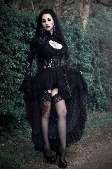 Pin Von Mony Libra Auf Gothic Modestil Grufti Kleid Stil