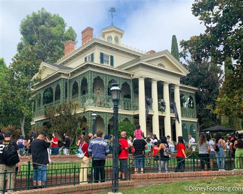 Disneyland Haunted Mansion Queue 2021 Summer August