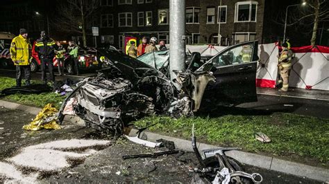 Bij Een Zwaar Auto Ongeval Zijn In Arnhem Vannacht Vijf Mannen Oozonl