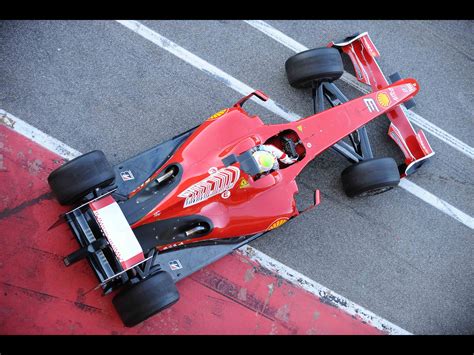 Kimi räikkönen, né à espoo en 1979, a commencé sa carrière très jeune, à l'âge de huit ans, et ce par le karting. 2009 Ferrari F60 - Top - 1920x1440 - Wallpaper