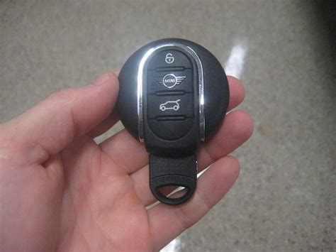 How to start mini cooper with dead key fob battery. Mini-Cooper-Key-Fob-Battery-Replacement-Guide-026