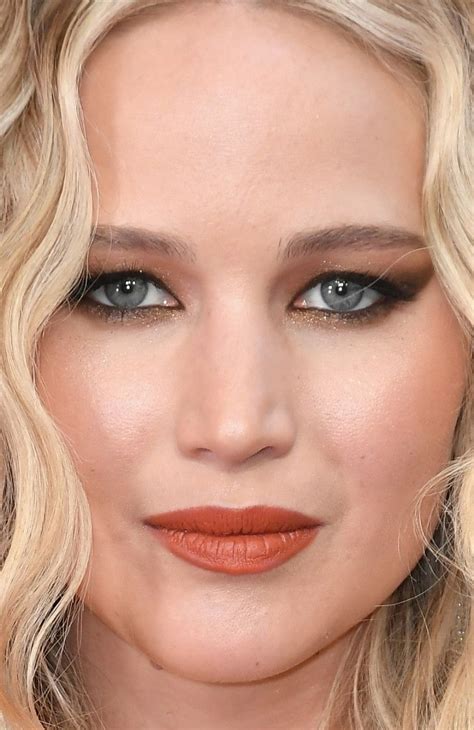 Close Up Of Jennifer Lawrence At The 2018 Academy Awards Hooded Eye
